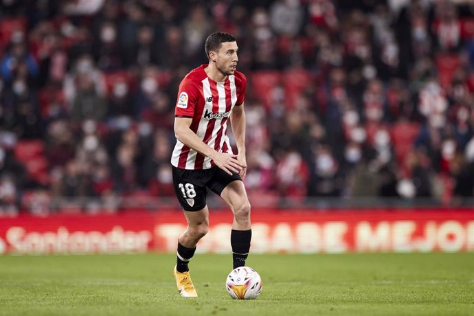 Archivo - Oscar de Marcos of Athletic Club in action during the Spanish league match of La Liga between, Athletic Club and Getafe CF at San Mames on 18 of 3, 2022 in Bilbao, Spain.