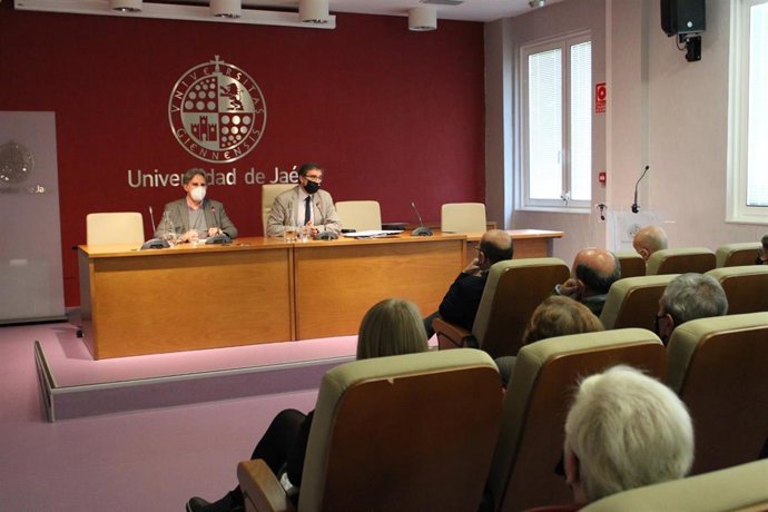 Reunión con miembros de la Plataforma en Defensa de la UJA.