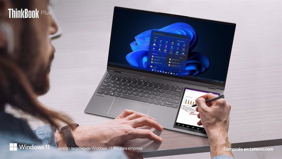 ThinkBook Plus Gen 3 con segunda pantalla en el teclado de 8 pulgadas