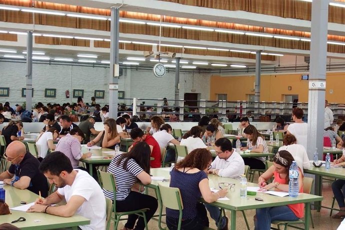 Archivo - Oposiciones de Maestros celebradas en Extremadura en 2019