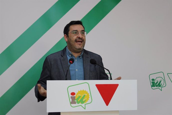 El diputado de Unidas Podemos en el Parlamento de Andalucía y coordinador provincial de Izquierda Unida, Guzmán Ahumada, en una imagen de archivo 