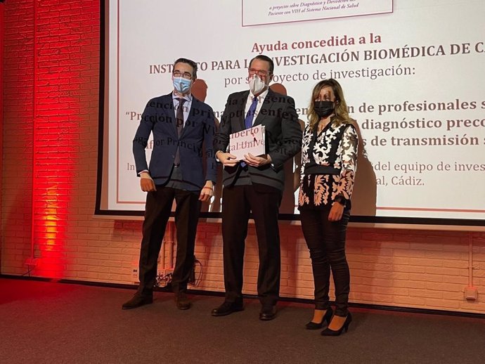 Alberto Romero, jefe de Sección de la Unidad de Enfermedades Infecciosas del Hospital de Puerto Real.