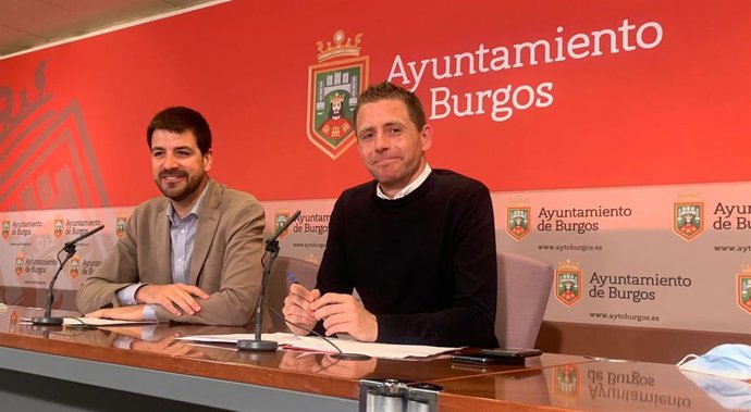 En la foto los concejales de Hacienda y Medio Ambiente de Burgos, David Jurado y Josué Temiño, respectivamente.