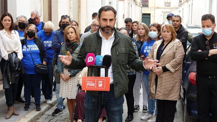 Daniel Pérez, secretario general del PSOE de Málaga, en rueda de prensa.
