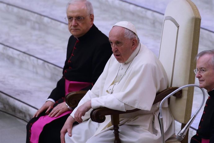 23 April 2022, Vatican, Vatican City: Pope Francis leads the audience to the pastoral community of "Our Lady of Tears" at St. Paul VI Hall. Photo: Evandro Inetti/ZUMA Press Wire/dpa