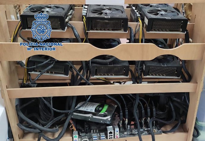 Operación de la Policía con 125 detenidos por fraude al regularizar migrantes y a la Seguridad