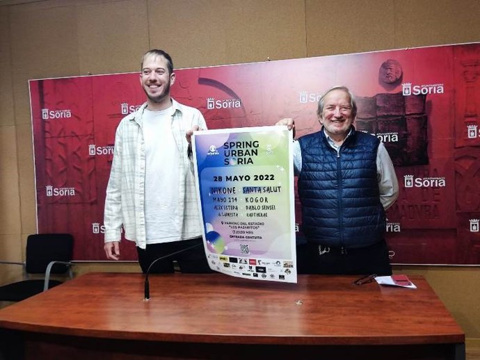 Eduardo Verde (izda) y Jesús Bárez presentan el I Spring Urban Soria.