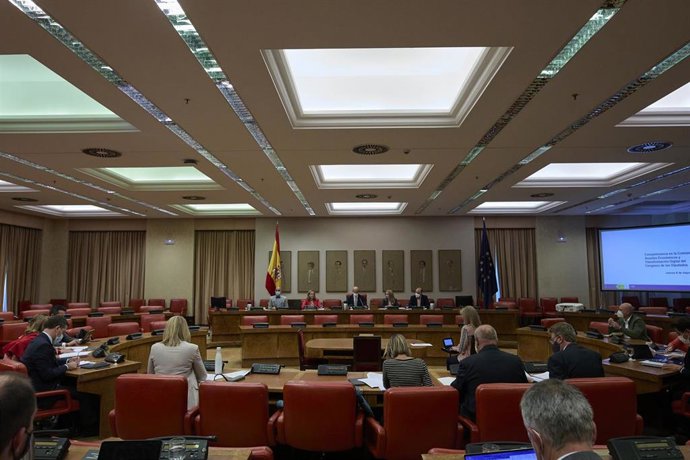 Archivo - Imagen de archivo de la Comisión de Asuntos Económicos del Congreso