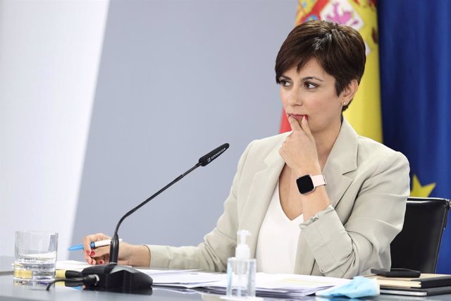 La ministra Portavoz, Isabel Rodríguez, en una rueda de prensa posterior al Consejo de Ministros, en el Complejo de la Moncloa, a 19 de abril de 2022, en Madrid (España).  