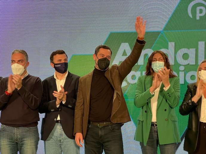 Bruno García con Juanma Moreno en un acto en Cádiz.