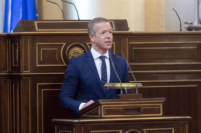 El presidente del Senado, Ander Gil, interviene en la XIV edición de los Premios Ponle Freno, en el Palacio del Senado de Madrid, a 21 de abril de 2022, en Madrid (España). Los premios se celebran anualmente y están destinados a reconocer a todas aquell
