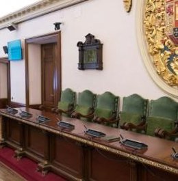 Salón de plenos del Ayuntamiento de Pamplona.