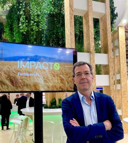 El director comercial de Fertilizantes de Grupo Fertiberia, Alfredo Segura, en la Feria Internacional de la Agricultura FIMA de Zaragoza.