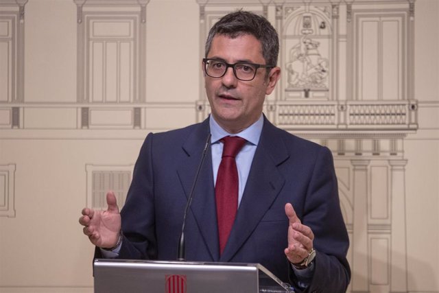 El ministro de Presidencia Féliz Bolaños, realiza declaraciones tras una reunión con la consellera de Presidencia de la Generalitat, para esclarecer el supuesto monitoreo a secesionistas catalanes entre 2019 y 2020, a 24 de abril de 2022, en Barcelona, Ca