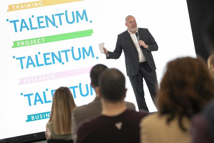 El consejero de Innovación del Cabildo de Tenerife, Enrique Arriaga, en la presentación de la marca 'Talentum Tenerife'