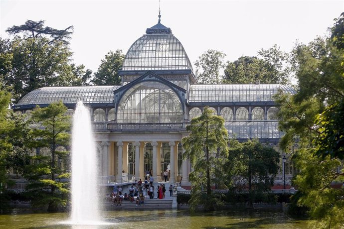 Archivo - Imágenes del Palacio de Cristal ubicado dentro del parque del Retiro de Madrid.