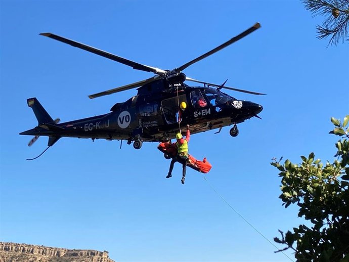 Rescate de un helicóptero de la Generalitat
