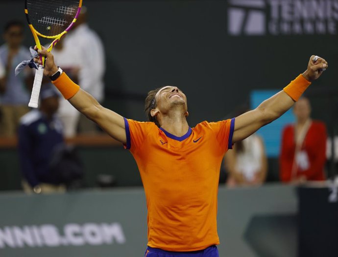 Archivo - El tenista español Rafael Nadal celebra su triunfo contra Carlos Alcaraz en Indian Wells.