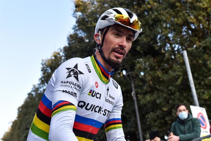Archivo - El ciclista francés Julian Alaphilippe   