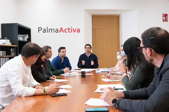 Reunión del Consell Municipal del Comer de Palma para la presenteción de la nueva campaña de vales de descuento de 2022.