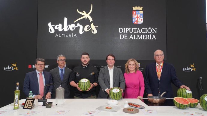 Presentación de 'La primera sandía europea' en el Salón Gourmets.