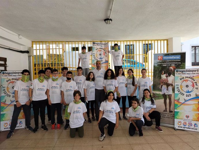 Una veintena de escolares de la Sierra participan en el proyecto 'Hoy pedaleo por ti'