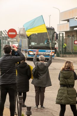 Archivo - Llegada de refugiados ucranianos al aeropuerto de Asturias.