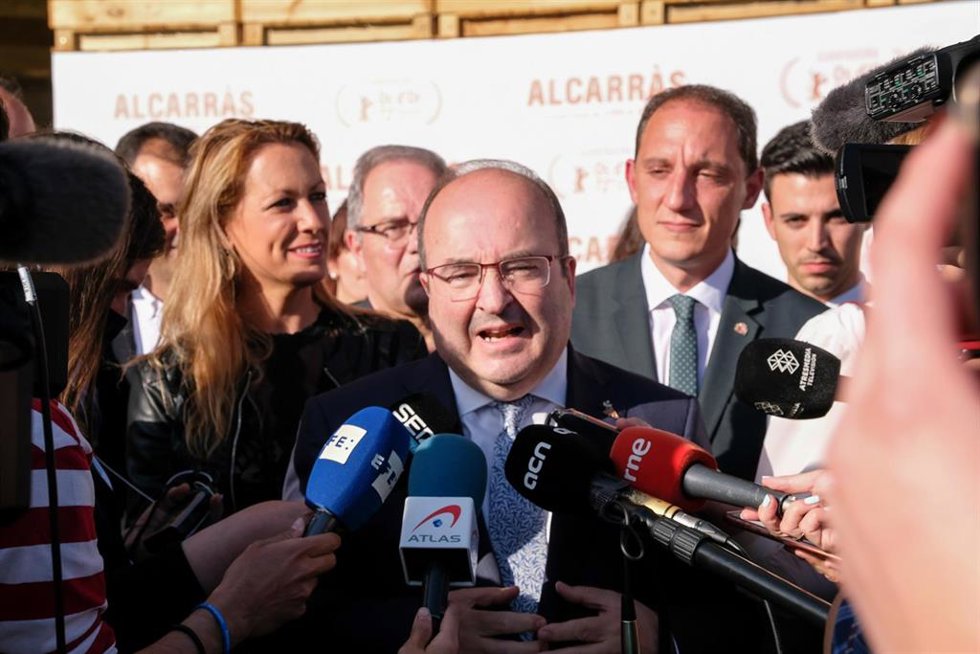 El ministro de Cultura, Miquel Iceta, en el preestreno de la película de Carla Simón 'Alcarrs, a 26 de febrero de 2022, en Lleida, Cataluña (España)