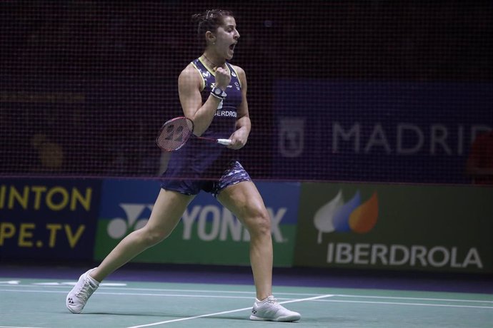 La jugadora española Carolina Marín celebra un punto durante su debut en el Europeo de Bádminton de Madrid