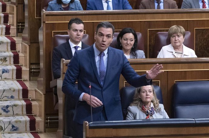 El presidente del Gobierno, Pedro Sánchez, interviene en una sesión plenaria, en el Congreso de los Diputados, a 27 de abril de 2022, en Madrid (España). El pleno está marcado por las explicaciones del Gobierno sobre el espionaje a políticos independent