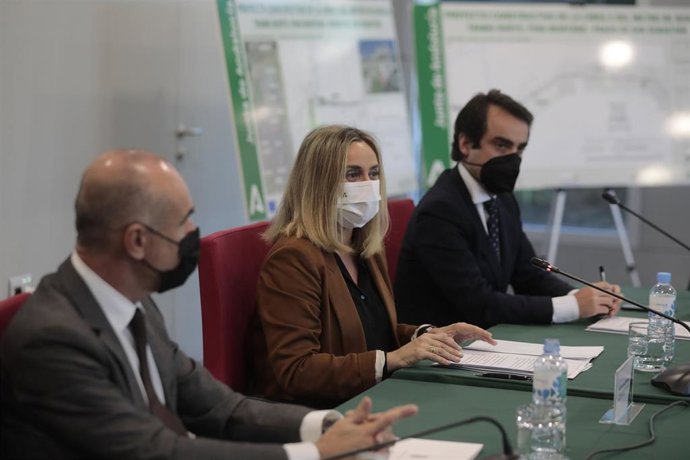 Archivo - La consejera de Fomento, Infraestructuras y Ordenación del Territorio, Marifrán Carazo, en la presentación del acto del tramo norte de la línea 3 del Metro de Sevilla. 