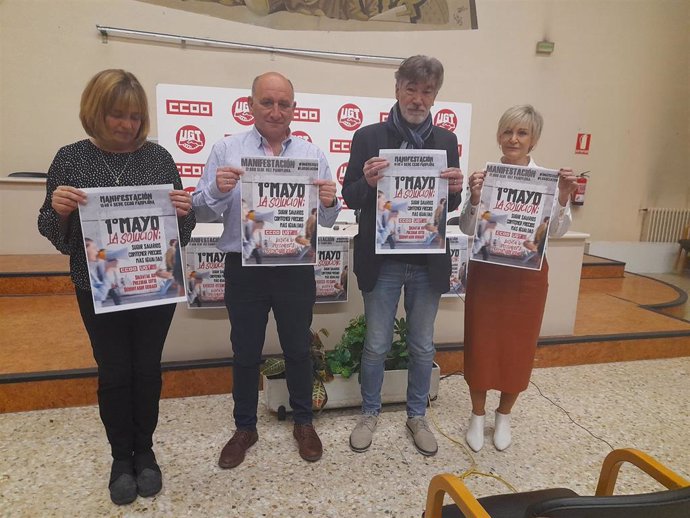 Representantes de los sindicatos UGT y CCOO de Navarra antes de la rueda de prensa sobre la movilización del 1 de mayo de 2022