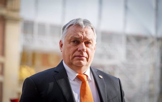 Archivo - FILED - 11 March 2022, France, Versailles: Hungarian Prime Minister Viktor Orban arrives on the second day of the EU Summit, where the heads of states and governments of the EU are meeting to discuss the current developments after the Russian at