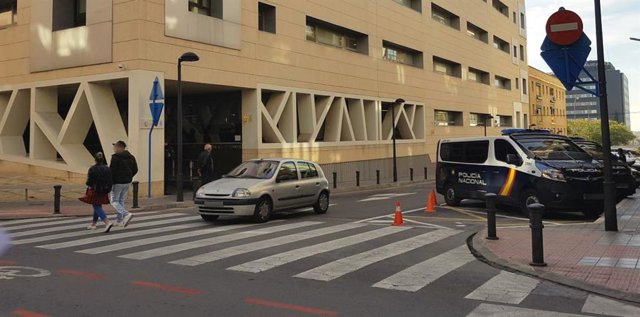 La Policía Nacional ha detenido a una mujer que denunció una estafa de 1.800 euros cuando en realidad había transferido el dinero a otra cuenta suya