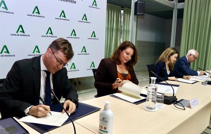 Acuerdo marco para impulsar la I+D+i en el cultivo del algodón en el campo andaluz