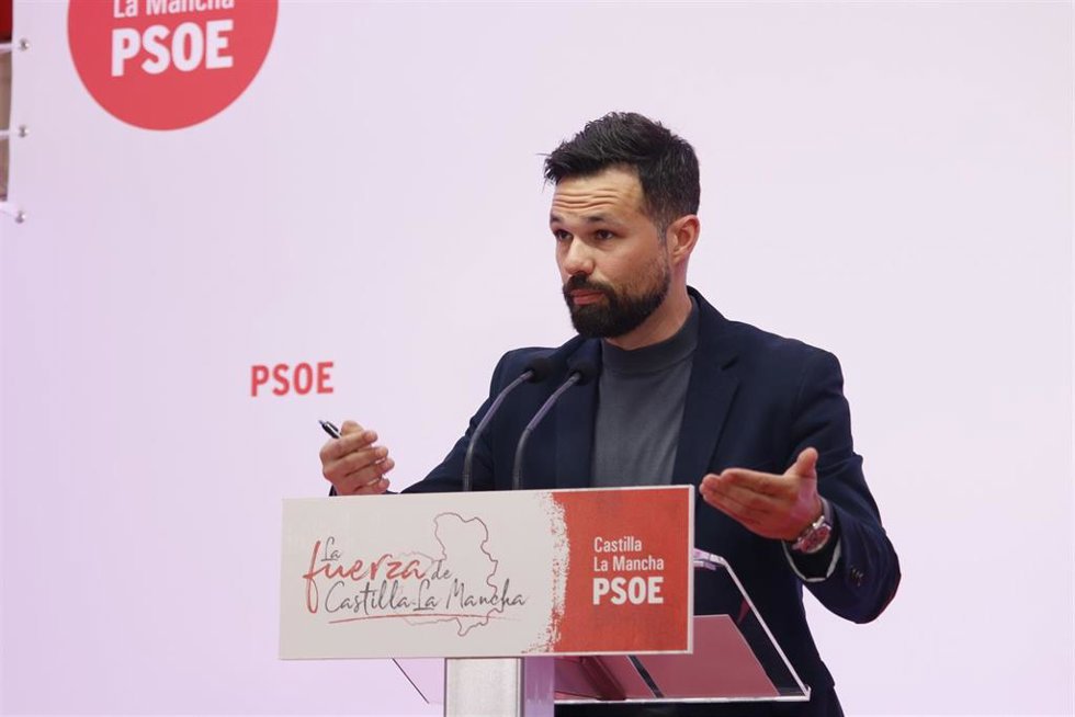 El dirigente socialista Miguel Zamora en rueda de prensa.