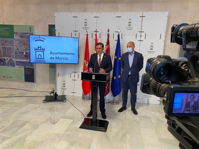 El alcalde de Murcia, José Antonio Serrano y el concejal de Festejos, Pedro García Rex