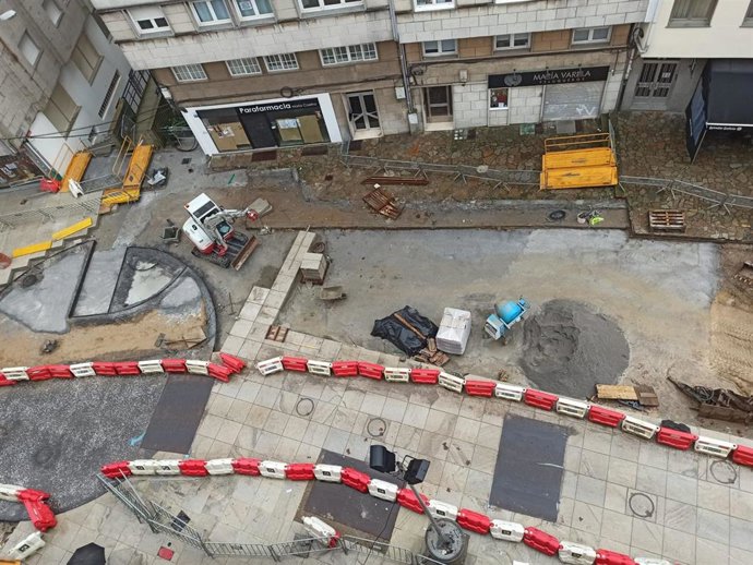 Archivo - Obras en la calle de Concheiros, en Santiago