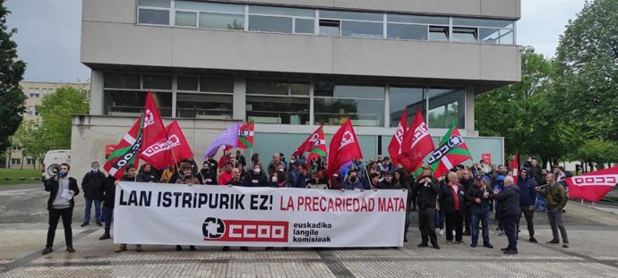 CCOO denuncia los "intolerables" niveles de siniestralidad en una concentración en San Sebastián