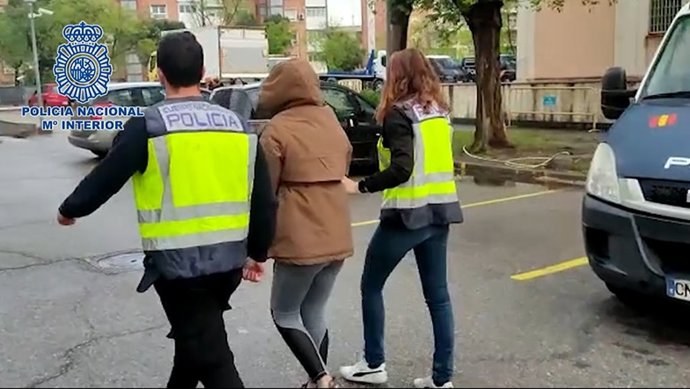 Detenida una enfermera y un auxiliar como responsables de la red de pasaportes Covid falsos