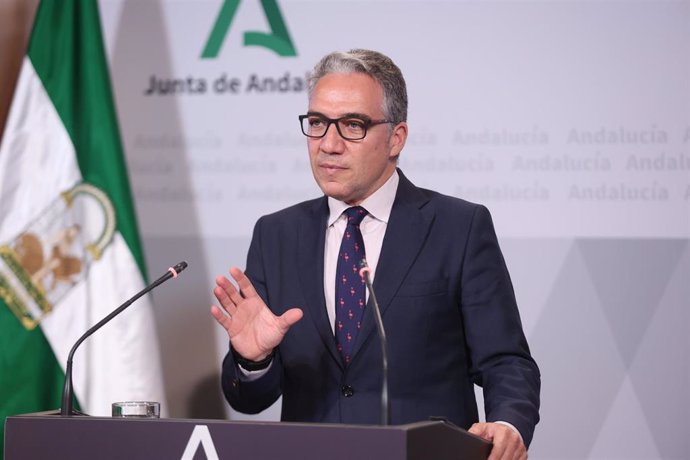 El consejero de la Presidencia, Administración Pública e Interior y portavoz del Gobierno andaluz, Elías Bendodo, en la rueda de prensa posterior al Consejo de Gobierno.