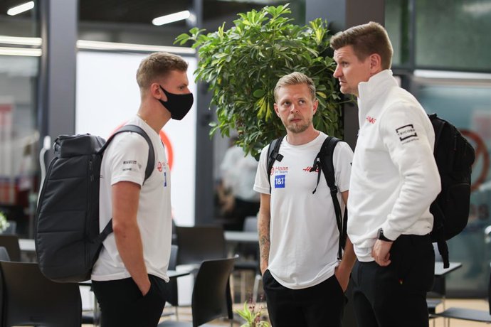 Archivo - SCHUMACHER Mick (ger), Haas F1 Team VF-22 Ferrari, MAGNUSSEN Kevin (dnk), Haas F1 Team VF-22 Ferrari, portrait during the Formula 1 TSC Saudi Arabian Grand Prix 2022, 2nd round of the 2022 FIA Formula One World Championship, on the Jeddah Corn