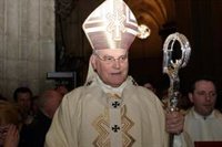 El alcalde de Sevilla declara un día de luto oficial por la muerte del cardenal Amigo Vallejo