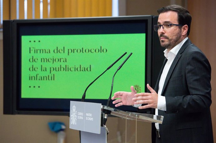 El ministro de Consumo, Alberto Garzón, interviene en la presentación del protocolo acordado con el sector del juguete para impulsar la igualdad, en el Ministerio de Consumo, a 27 de abril de 2022, en Madrid (España). 