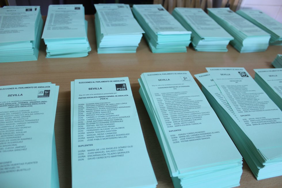 Papeletas para las elecciones al Partalento de Andalucía