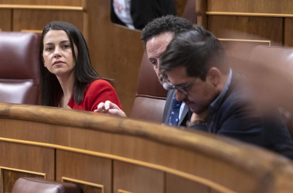 La presidenta de Cs, Inés Arrimadas, este miércoles en el Pleno del Congreso de los Diputados. 