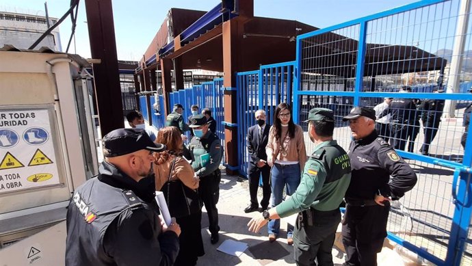 Sabrina Moh, delegada del Gobierno en Melilla, ha visitado la frontera entre Melilla y Marruecos para conocer los trabajos para su apertura