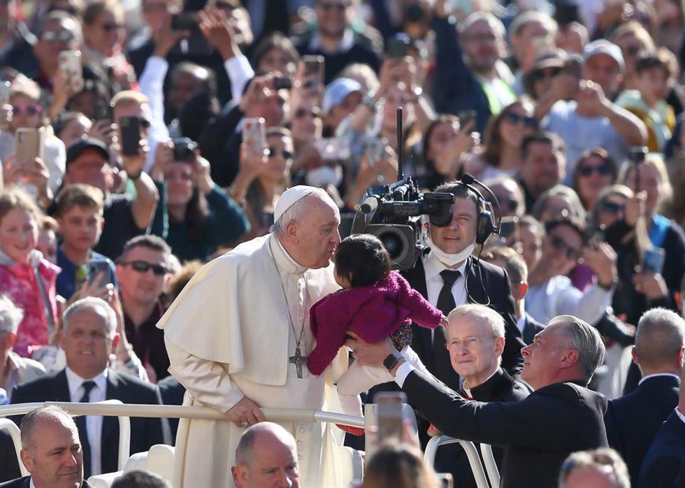 El Papa a su llegada a la audiencia general de este miércoles