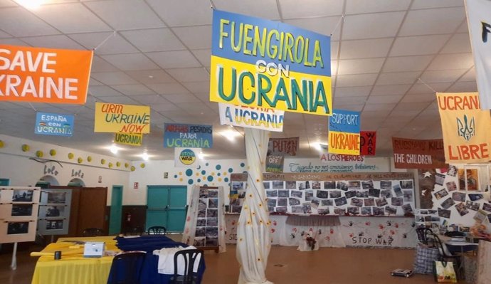 Interior de la caseta de Ucrania en la Feria Internacional de los Países de la localidad malagueña de Fuengirola, donde se recaudarán fondos para enviar al país ucraniano y se pedirá por la paz