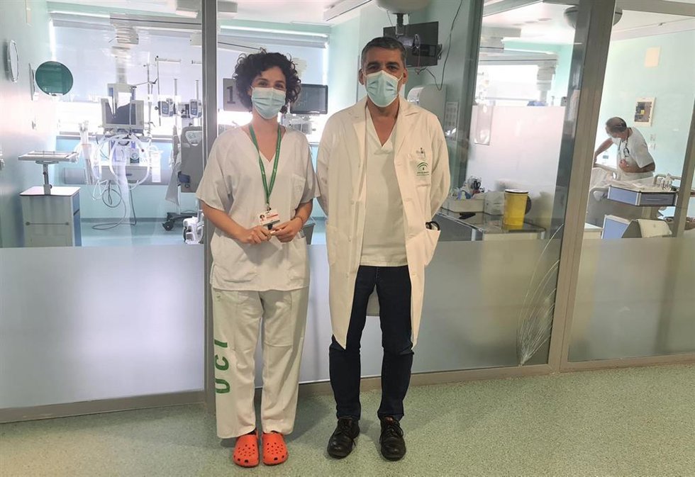 Julia Tejero Aranguren, a la izquierda en la imagen
